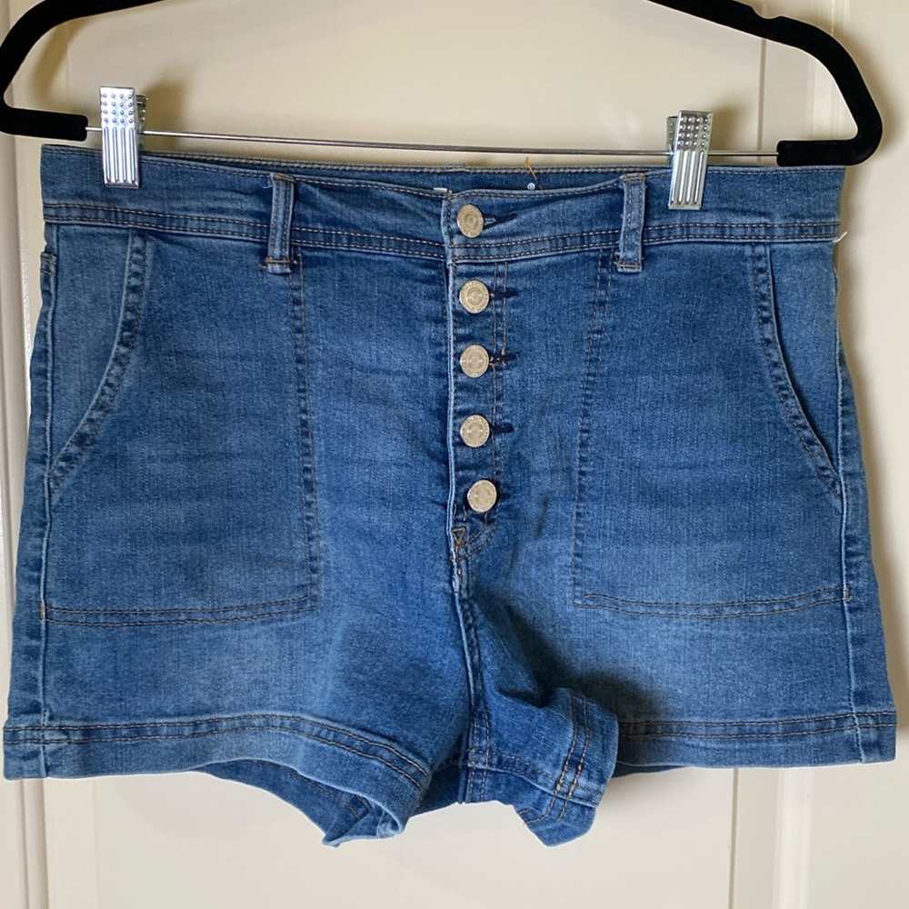 Wallflower size 11 Denim shorts